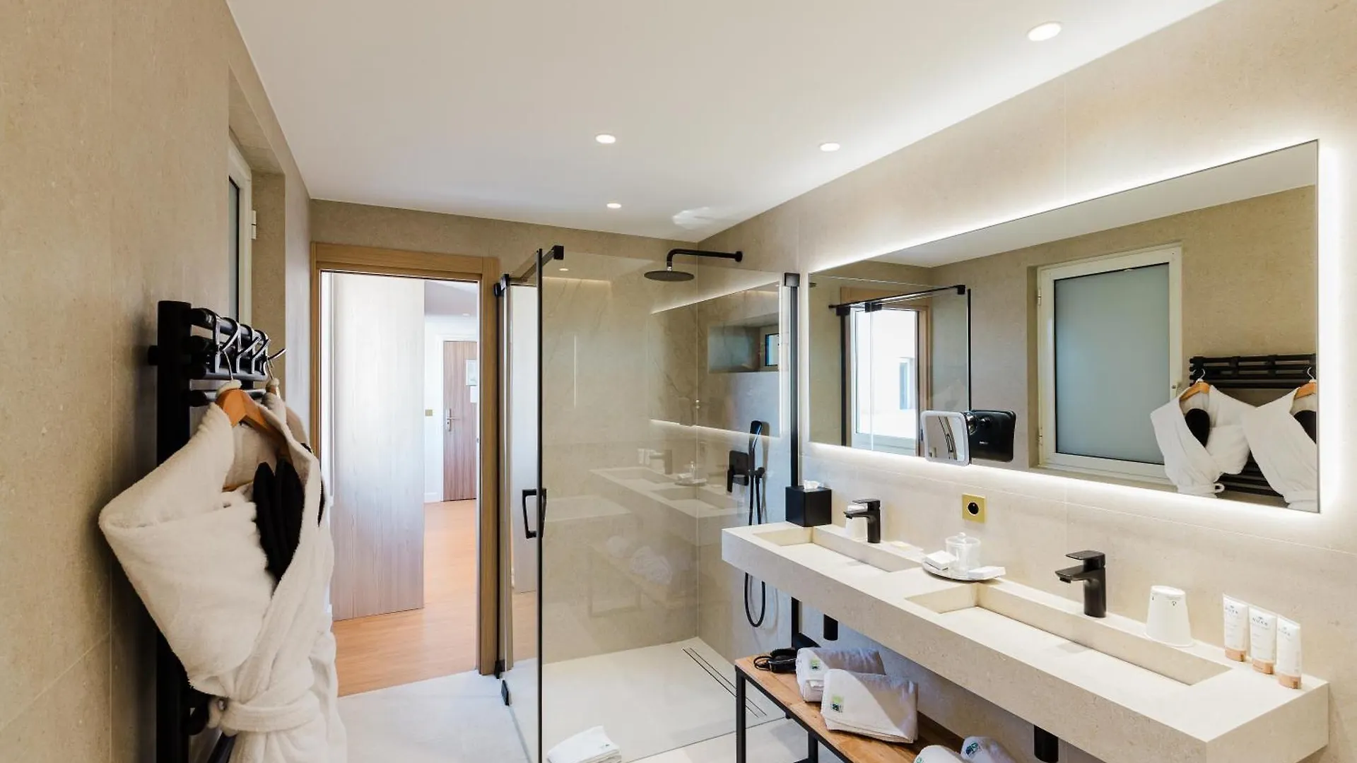 Hotel Helios Juan-les-Pins 4*,