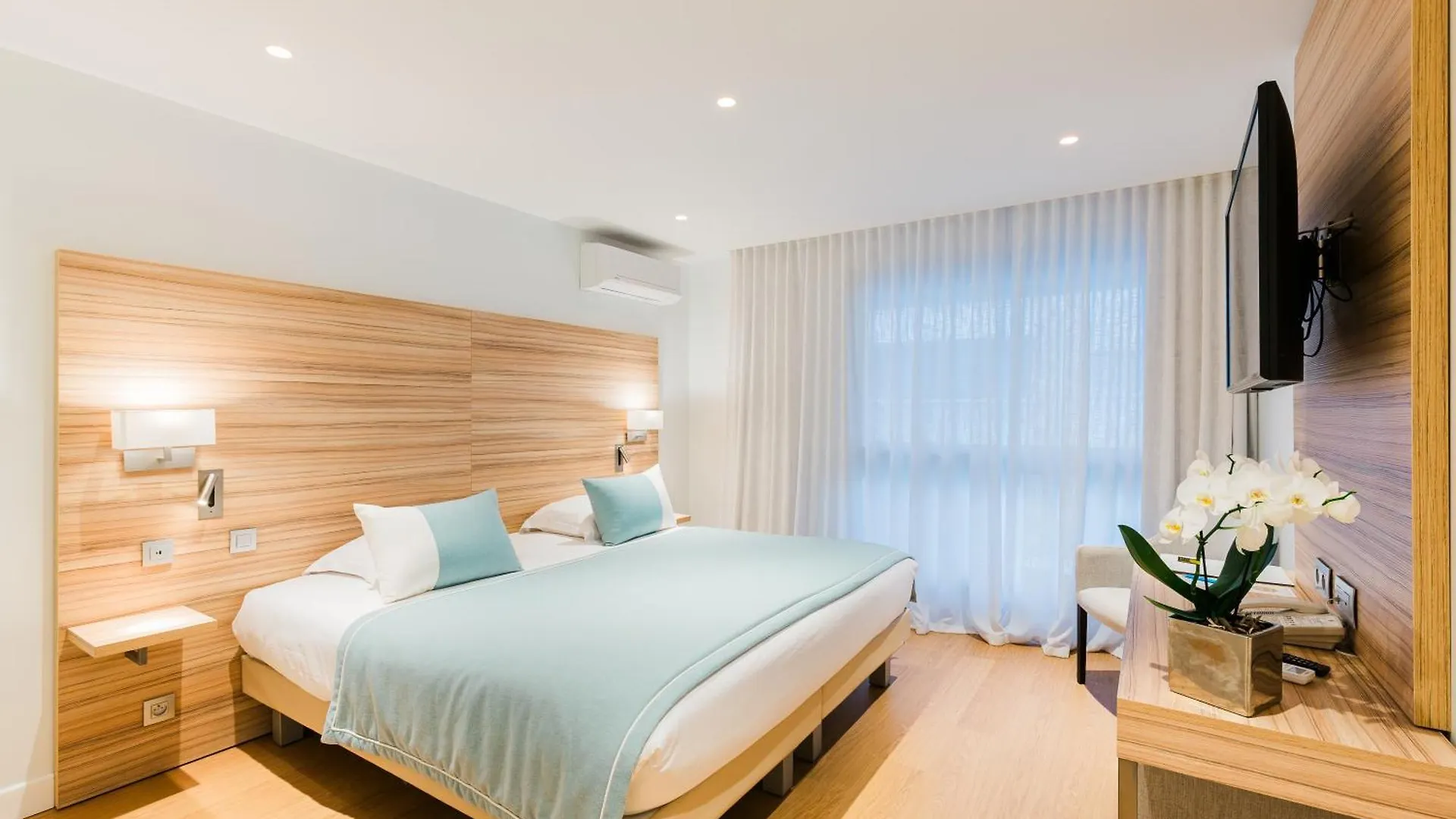 Hotel Helios Juan-les-Pins Frankrike